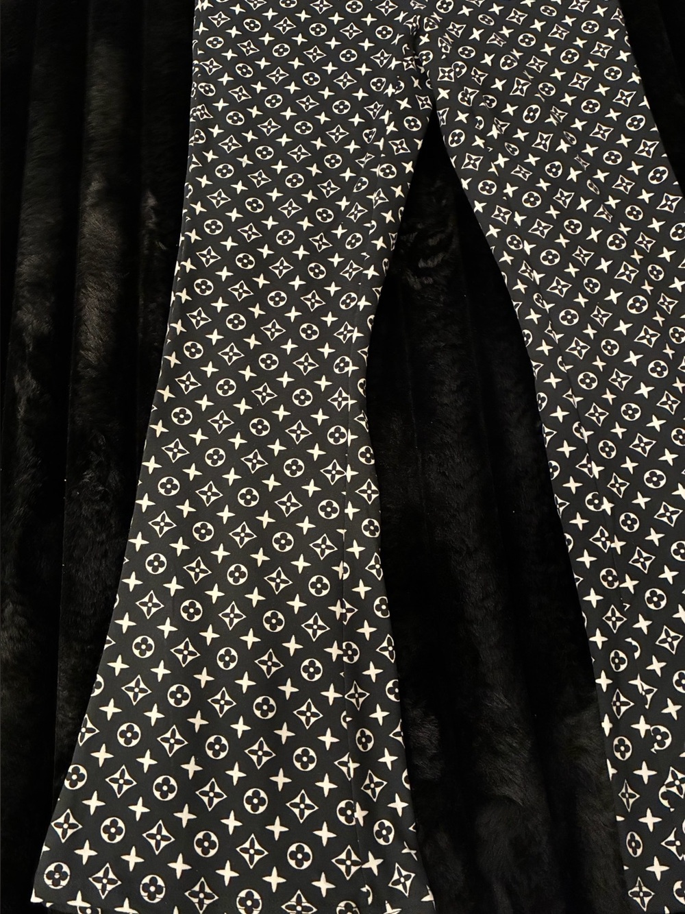 Women’s Luxury LV Black & White Patterned Flared Leggings